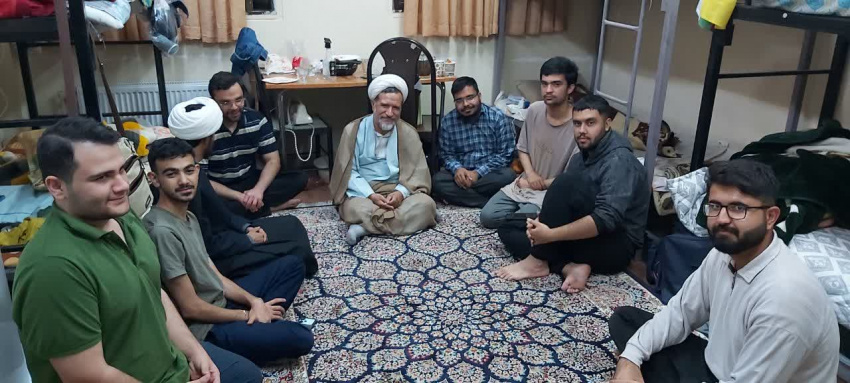 دیدار مسئول نهاد رهبری دانشگاه بیرجند با دانشجویان خوابگاهی